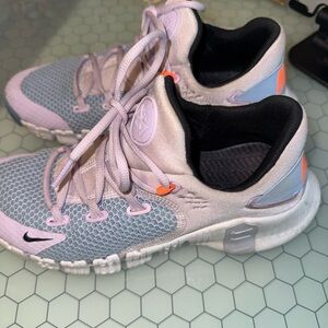 Nike Blue and Pink Sneakers Modern Athletic Design